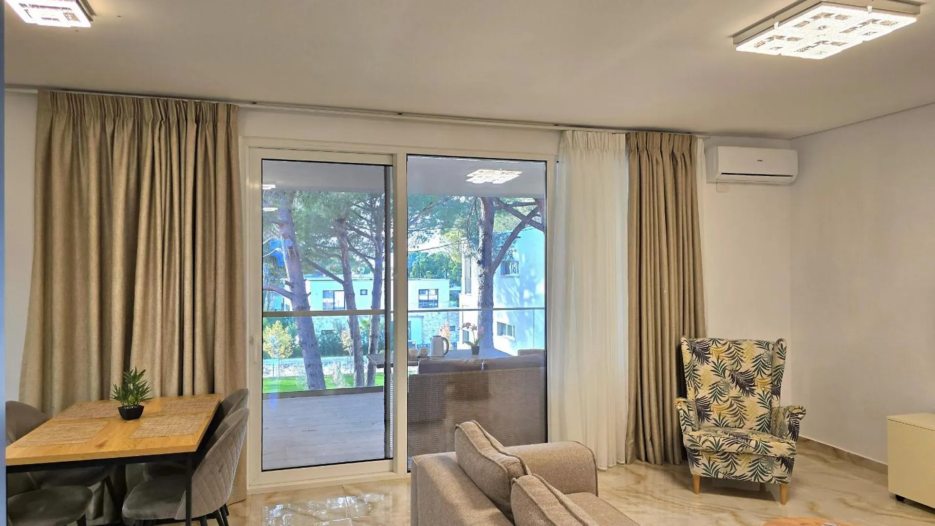 Blue Horizon - 285 Apartment Durres 0*,